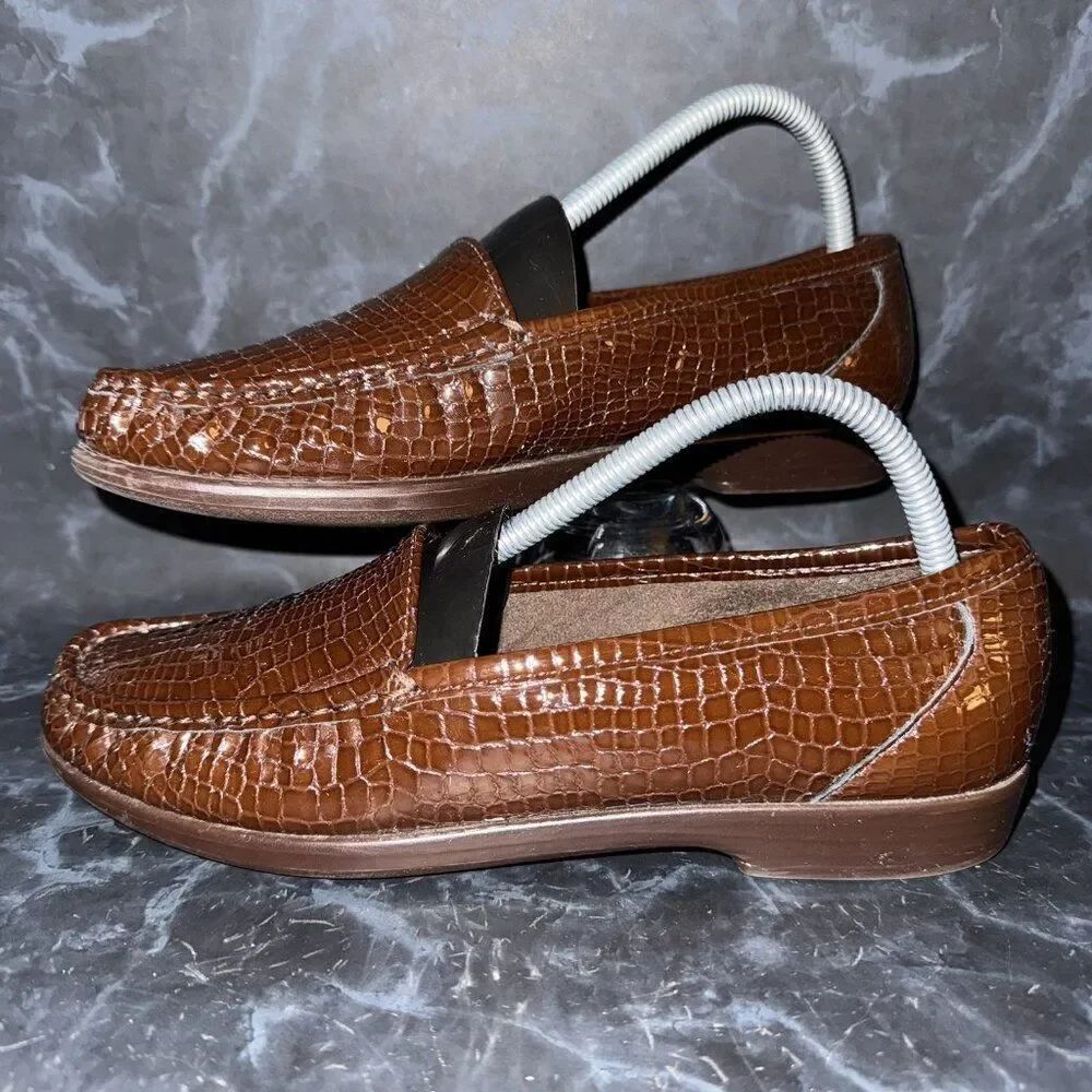 SAS Shoes Simplify Brown Croc Slip On Comfort Shoe Loafer Size 9.5M